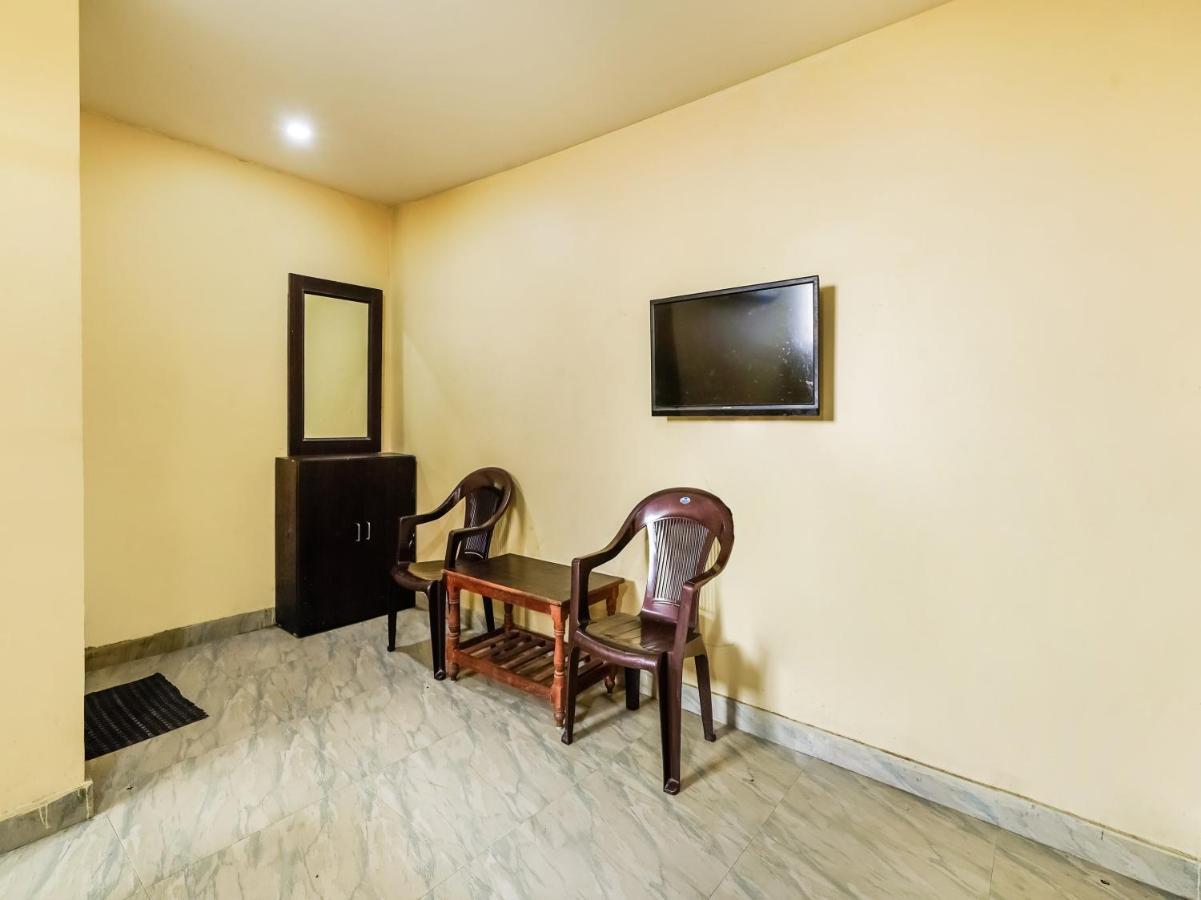 Oyo 84039 Tirumala Grand Rājahmundry Exteriér fotografie
